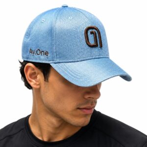 Boné Azul-Claro com Efeito Brilhoso